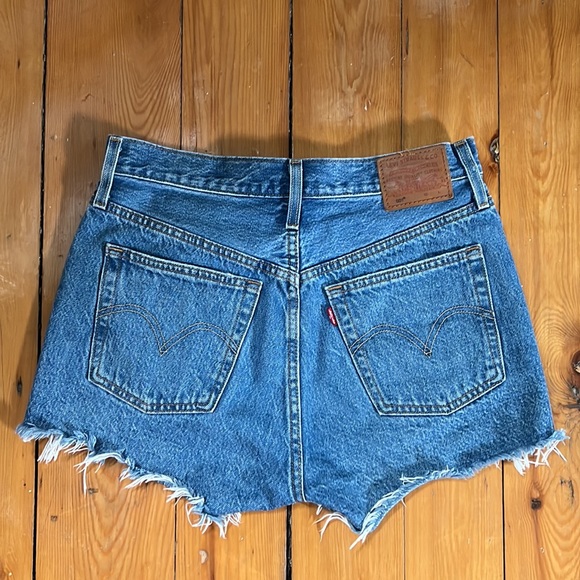 Levi’s 501 Original Short in Athens Mid Short - Picture 6 of 8